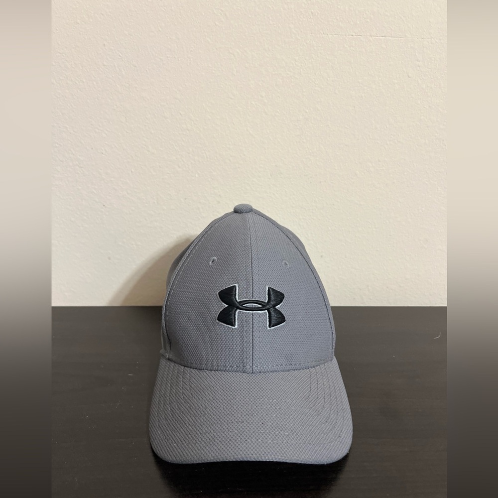 Under Armour YOUTH Hat Size Sm/Md Grey